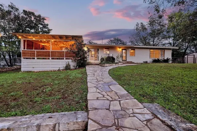 Photo 1 - Luxury Lakefront Oasis With Boat Dock-firepit