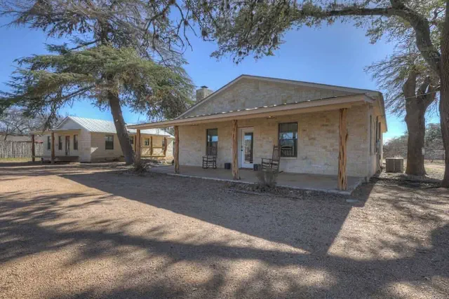 Photo 1 - Olive St Ranch With Hottub-grill and Party Barn