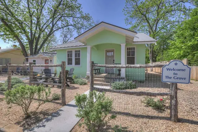 Photo 1 - The Grove-a Charming Cottage - 2 Blks to Main St