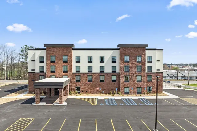 Photo 1 - Cobblestone Hotel & Suites - Cullman
