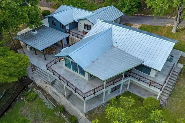 Photo 1 - Luxury Riverfront Villa With Firepit & Gameroom!