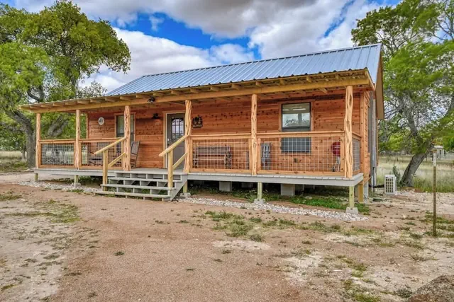 Photo 1 - Rustic Cabin With Firepit and Grill - 10 Mins to Main St