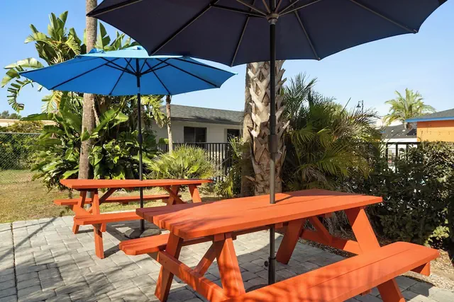 Photo 1 - Home Inn & Suites Orlando-Apopka