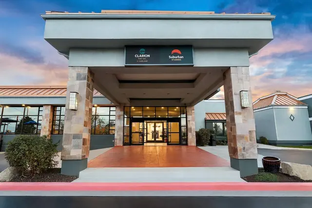 Photo 1 - Suburban Studios Salt Lake City Airport