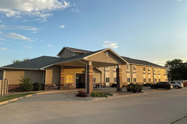 Photo 1 - Park View Inn & Suites Hoisington