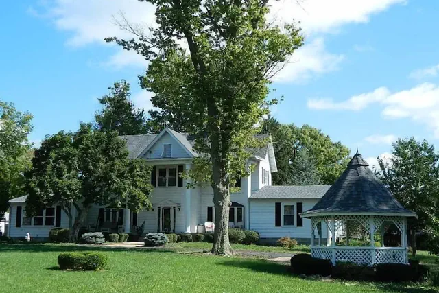 Photo 1 - Speedway Legacy Inn