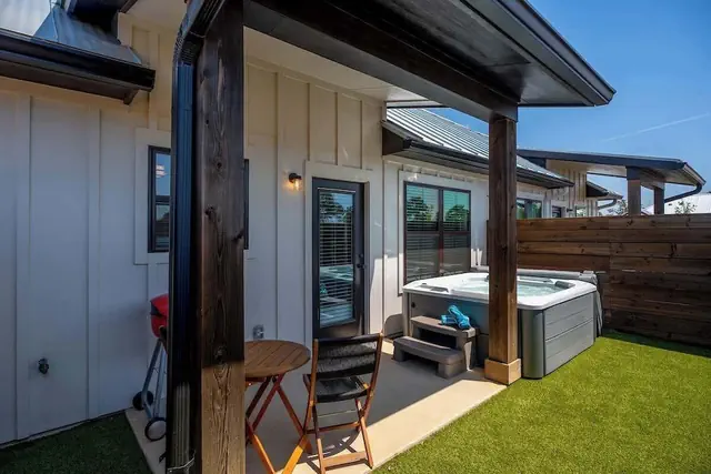Photo 1 - Fred's Joint With Hot Tub