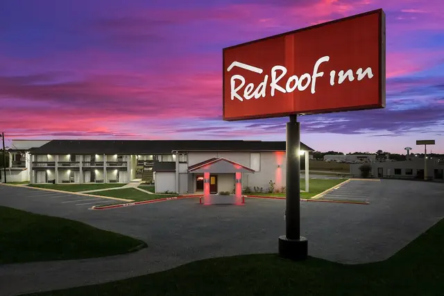 Photo 1 - Red Roof Inn Madisonville