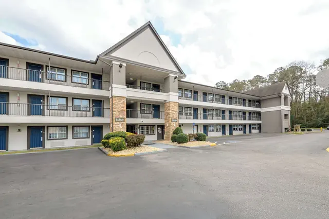 Photo 1 - Motel 6 Columbus, GA – Columbus Airport