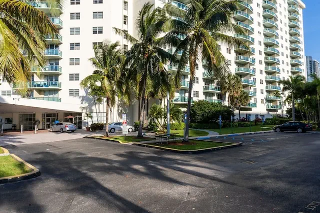 Photo 1 - Luxury Miami Beach Condos