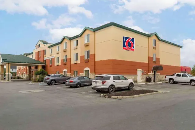 Photo 1 - Studio 6 Extended Stay Findlay Tiffin Avenue OH