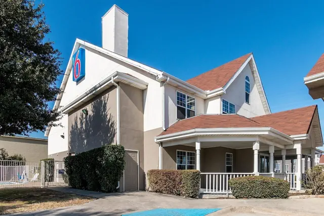 Photo 1 - Motel 6 North Richland Hills, TX – Rufe Snow