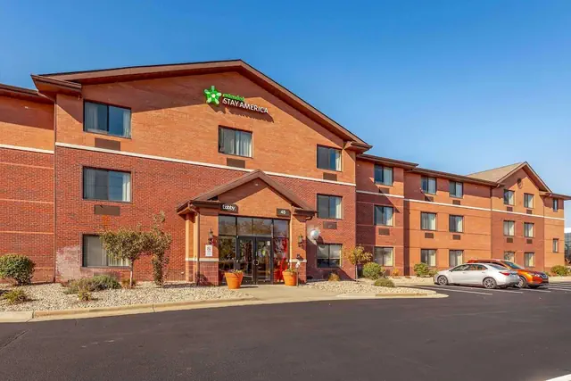 Photo 1 - Extended Stay America Select Suites - Madison - Old Sauk Rd.