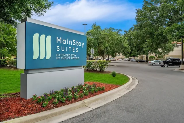 Photo 1 - MainStay Suites Orlando Altamonte Springs