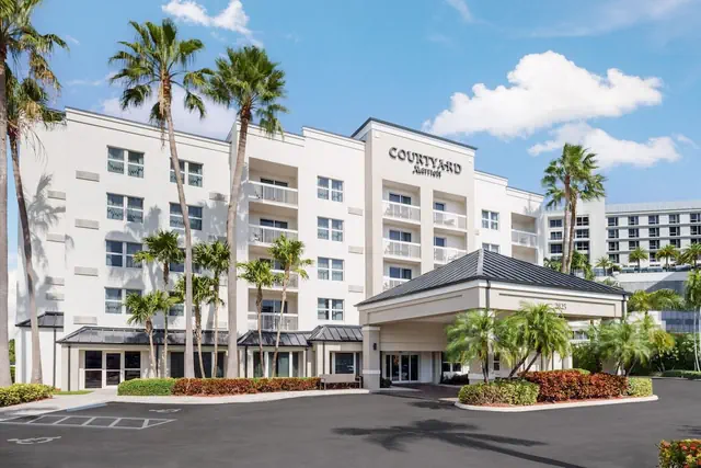 Photo 1 - Courtyard by Marriott Aventura Mall