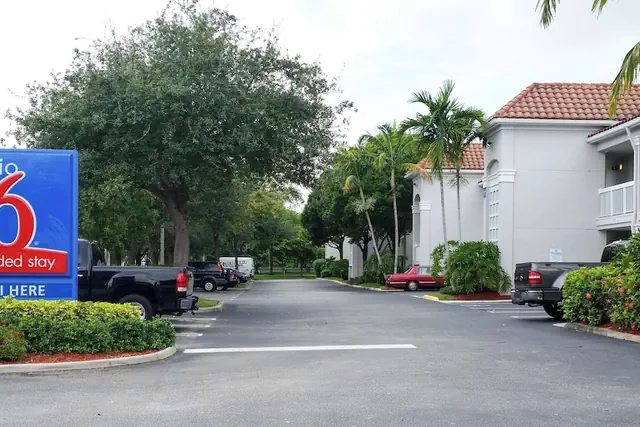Photo 1 - Studio 6 Extended Stay - West Palm Beach, FL