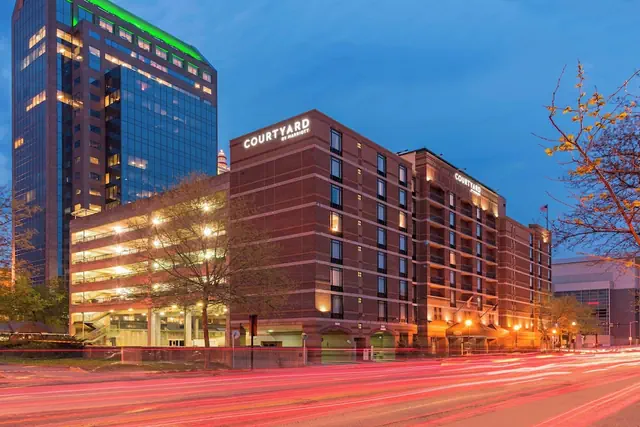 Photo 1 - Courtyard Louisville Downtown
