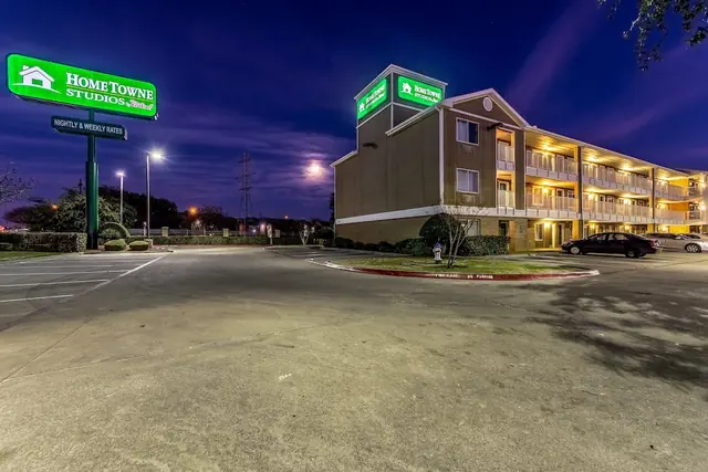 Photo 1 - HomeTowne Studios by Red Roof Dallas - Mesquite