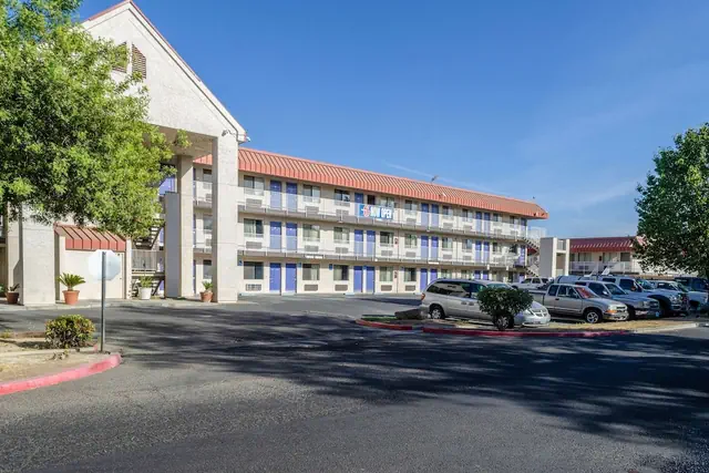 Photo 1 - Motel 6 Fresno, CA - Yosemite Hwy