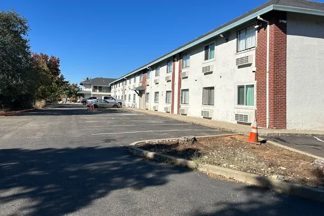 Photo 1 - Studio 6 Suites Cameron Park, CA – Folsom