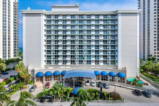 Photo 1 - Ramada Plaza by Wyndham Marco Polo Beach Resort