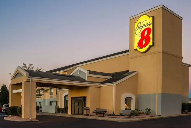 Photo 1 - Super 8 by Wyndham Jasper