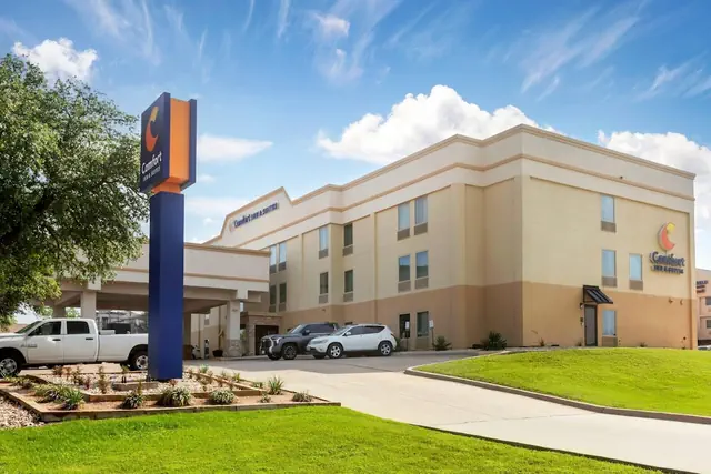 Photo 1 - Comfort Inn & Suites Temple - Medical Center