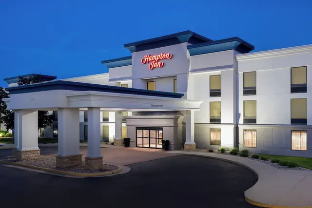 Photo 1 - Hampton Inn Dubuque
