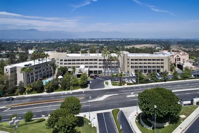 Photo 1 - DoubleTree by Hilton Los Angeles - Rosemead