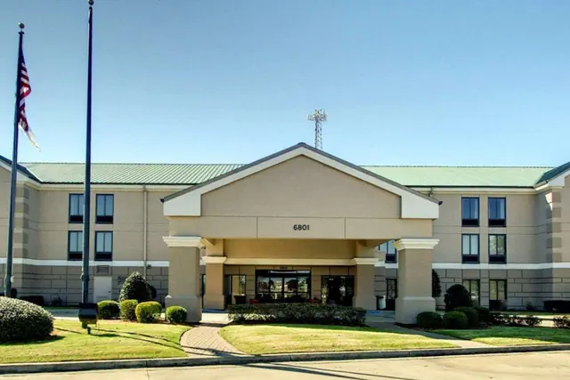 Photo 1 - Comfort Inn & Suites Moss Point Pascagoula