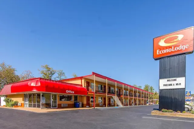 Photo 1 - Econo Lodge Near Motor Speedway