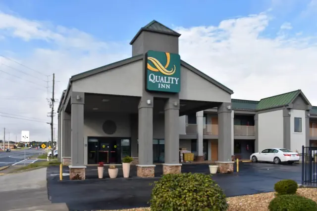 Photo 1 - Quality Inn Calhoun North I-75