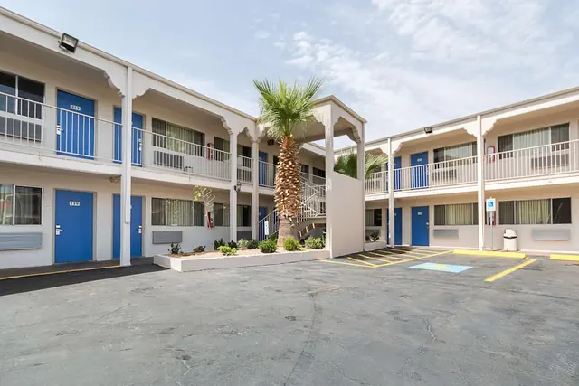 Photo 1 - Motel 6 El Paso, TX - Airport - Fort Bliss