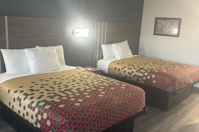 Photo 1 - Econo Lodge Calhoun South