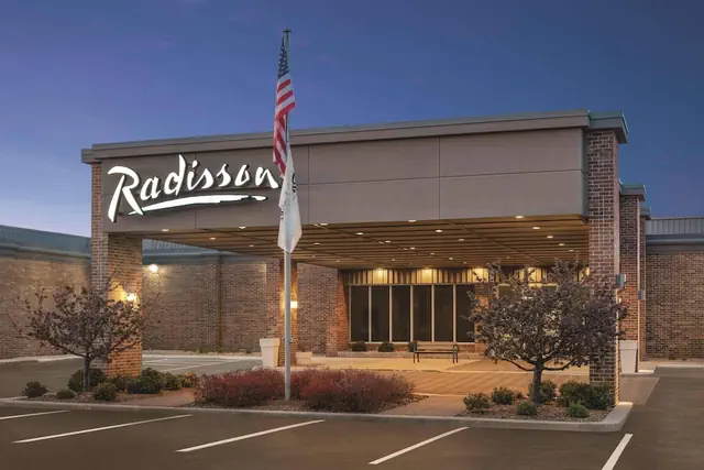 Photo 1 - Radisson Hotel and Conference Center Fond du Lac