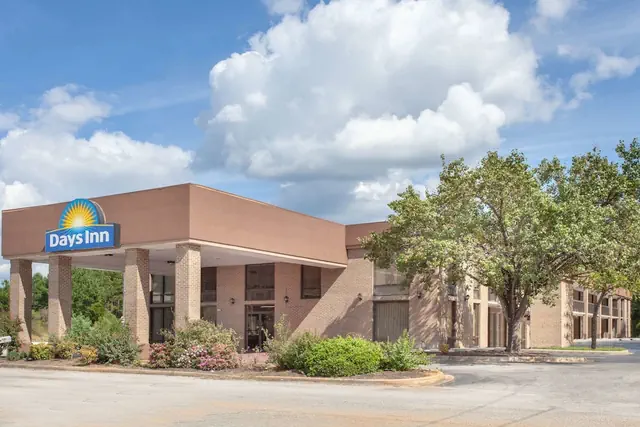 Photo 1 - Days Inn by Wyndham Clinton / Laurens I-26