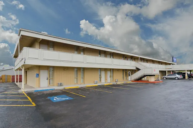 Photo 1 - Alamo Inn & Suites