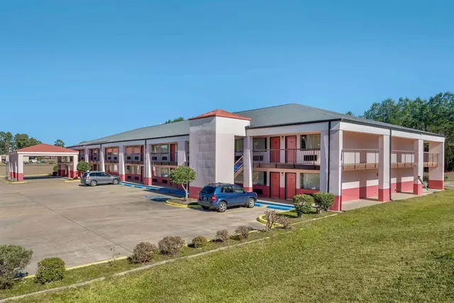 Photo 1 - Econo Lodge Inn & Suites Forest