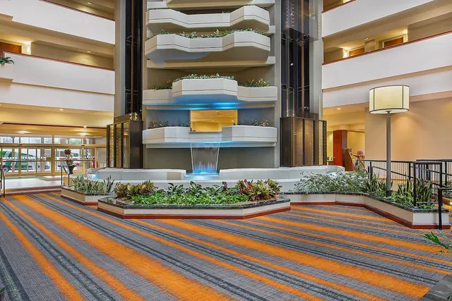Photo 1 - Holiday Inn University Plaza-Bowling Green by IHG