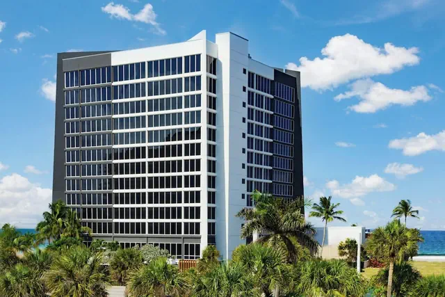 Photo 1 - Courtyard by Marriott Oceanside Fort Lauderdale Beach