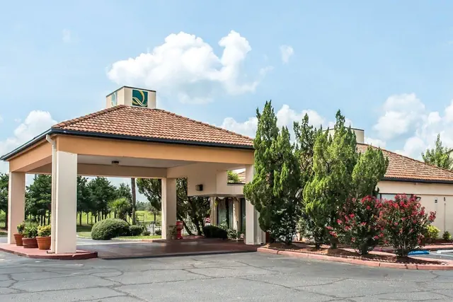 Photo 1 - Quality Inn Marianna South