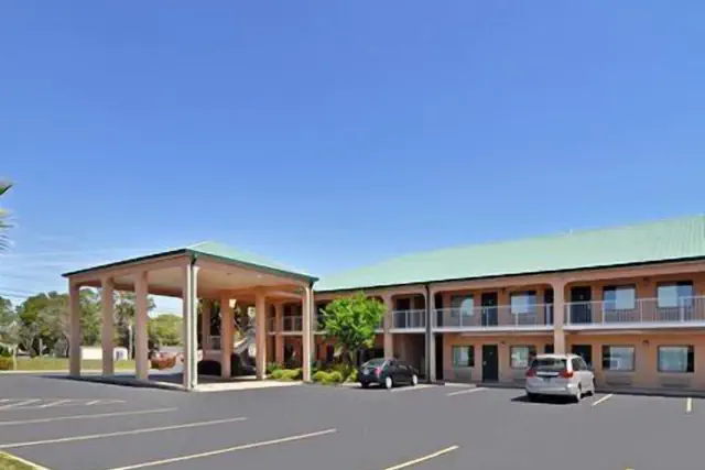 Photo 1 - Econo Lodge Inn & Suites Albany North