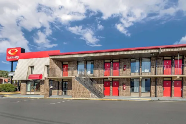Photo 1 - Econo Lodge Creedmoor - Butner