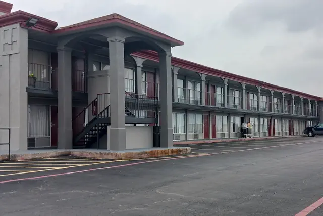 Photo 1 - Red Roof Inn Fort Worth West
