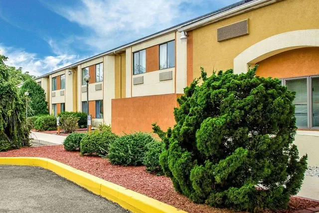 Photo 1 - Econo Lodge Harrisburg - Hershey North