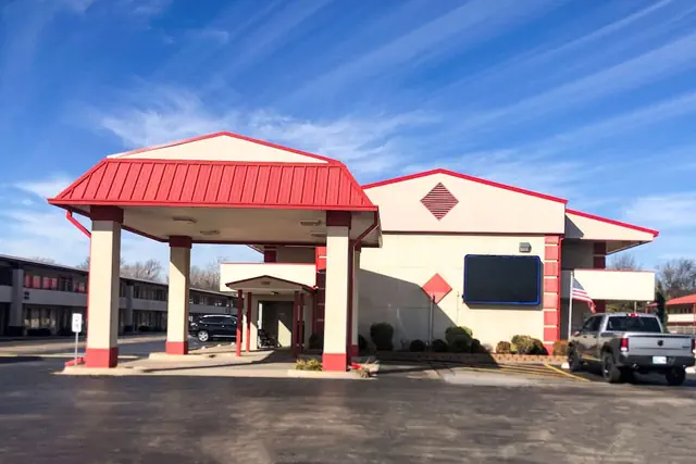 Photo 1 - Econo Lodge Oklahoma City Northeast