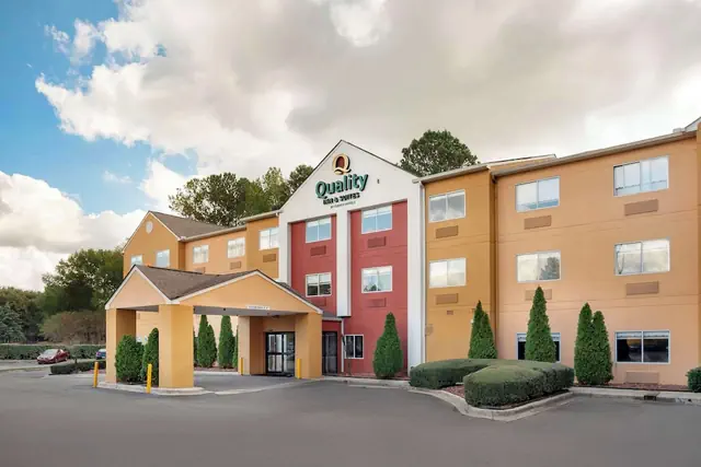 Photo 1 - Quality Inn & Suites Birmingham - Highway 280