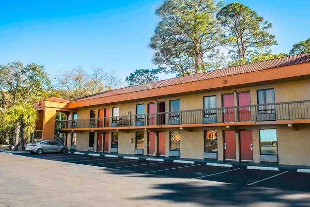 Photo 1 - Econo Lodge Panama City St. Andrews