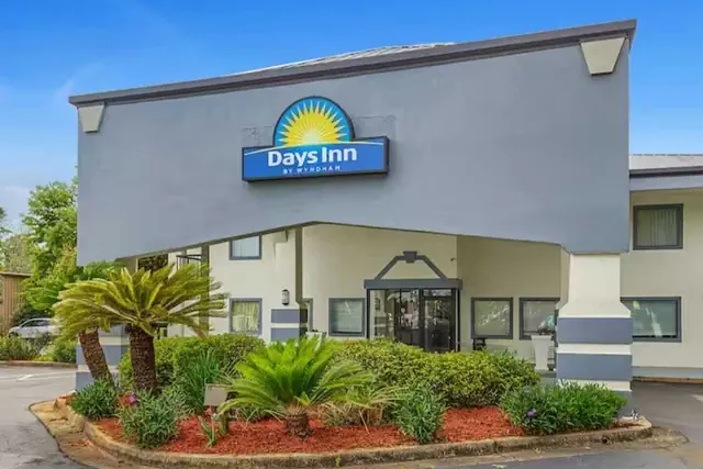 Photo 1 - Days Inn by Wyndham Foley - North Gulf Shores
