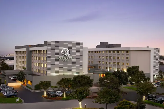 Photo 1 - DoubleTree by Hilton San Francisco South Airport Blvd